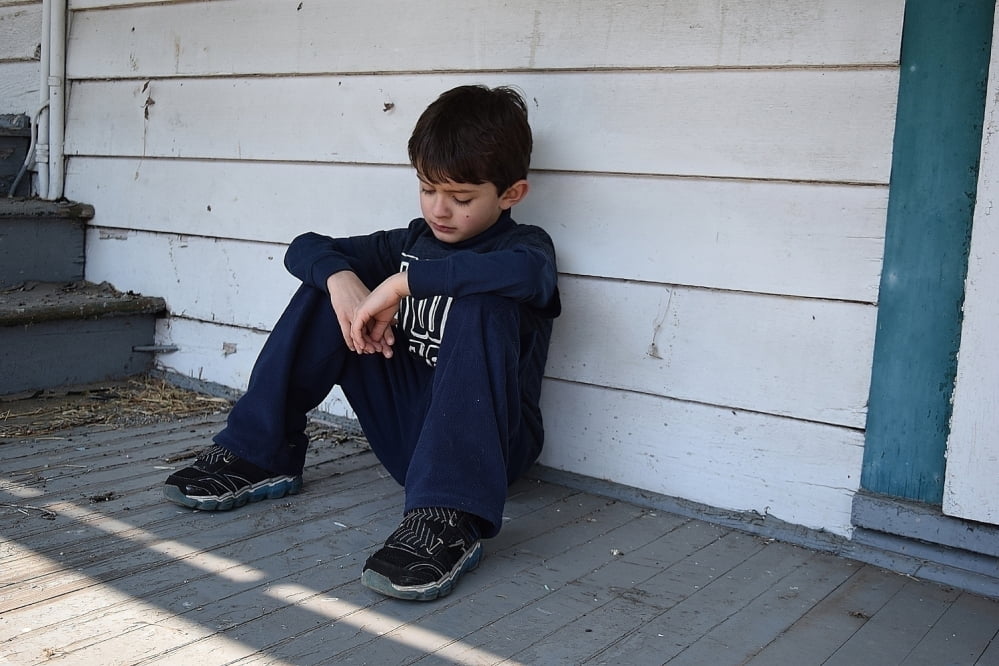 6 signs of child neglect