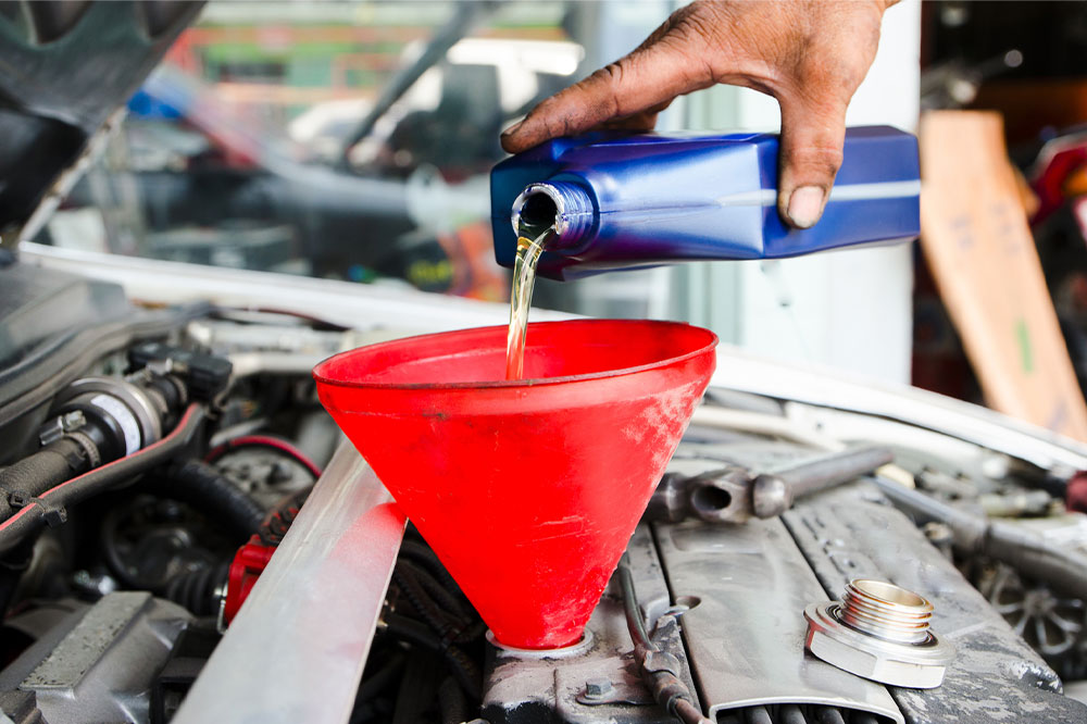 7 Common Engine Oil Replacing Blunders to Avoid