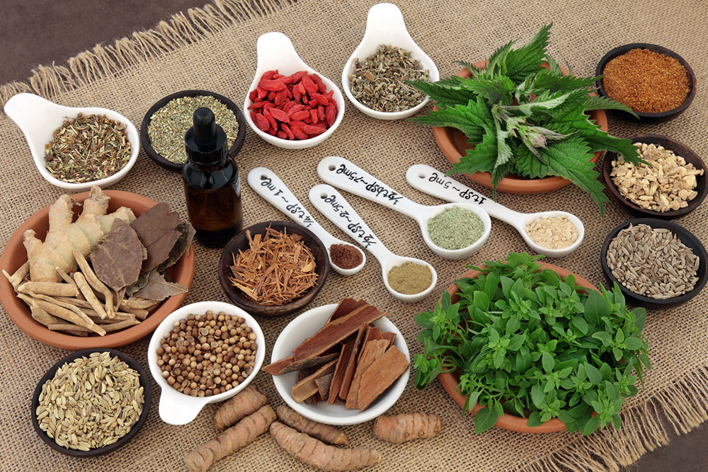 8 herbs and spices for cancer prevention